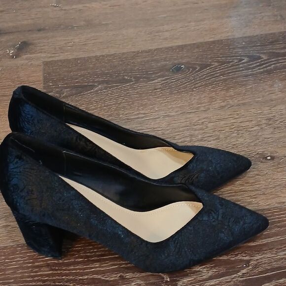 Marc Fisher Black Pointed Block Heels Velvet Size 7 - Picture 5 of 8